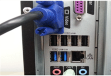 4. PC 뒷면에 VIDEO(RGB) 단자와 오디오 OUT(녹색단자)에 음성케이블 연결