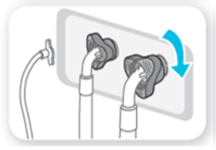 세탁기 뒷면의 급수호스 연결구에 급수호스를 끼운 후 조임나사를 오른쪽으로 돌려 단단히 고정해 주세요.