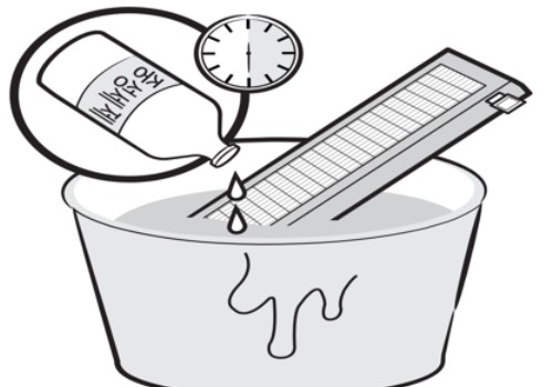 중성세제를 탄 미지근한 물에 30분 정도 담가 위아래로 여러 번 흔들어 세척해 주세요.