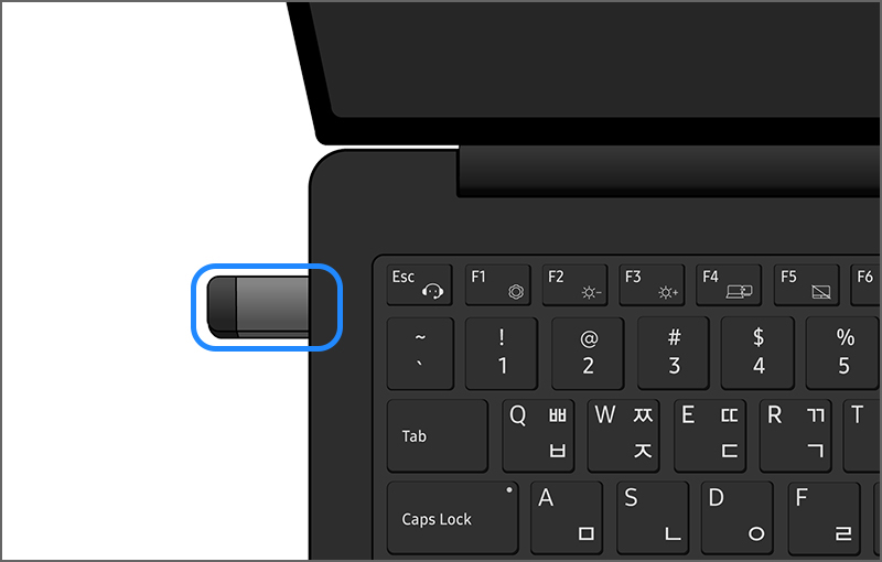 노트북에 windows 11 설치미디어가 들어있는 usb 저장장치 꼽은 이미지