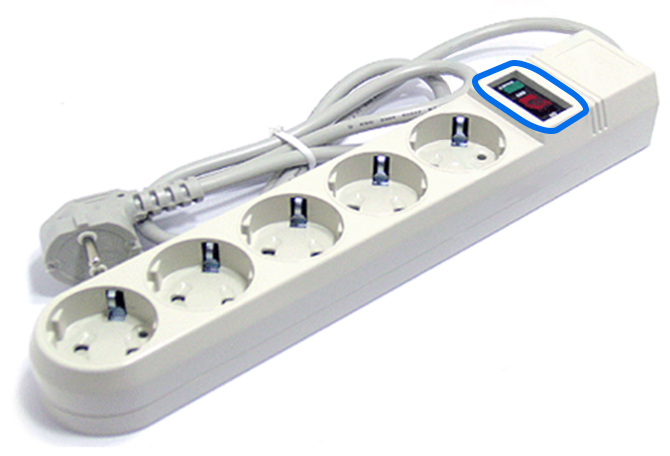 다른 멀티 콘센트 또는 벽면 콘센터에 전원 어댑터를 직접 연결하여 충전이 되는지 확인하세요