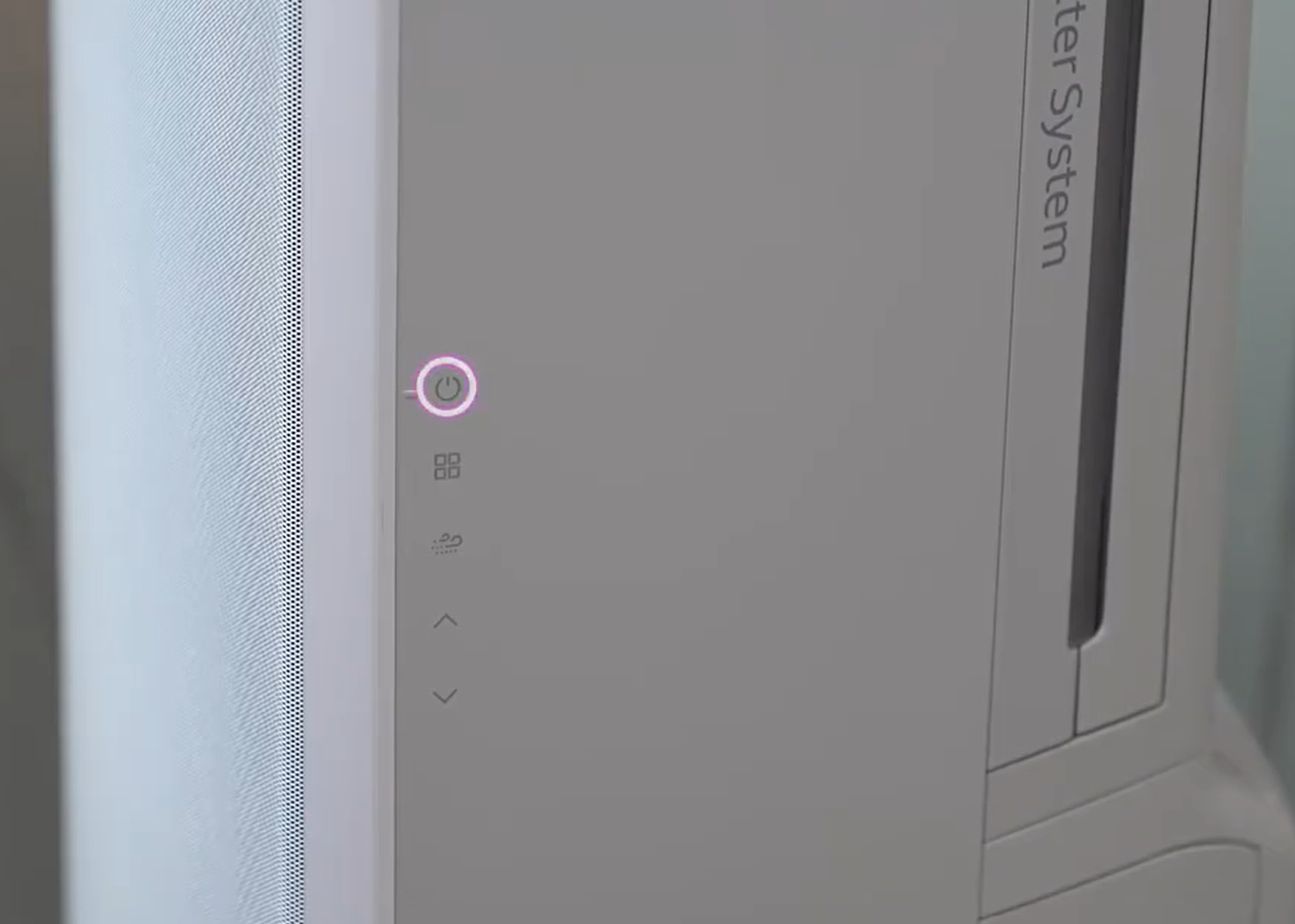 본체 전원버튼 누르기