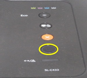 SL-C43x 시리즈 토너 재장착 필요 에러발생할 때  점검하는 방법  - 제품 위쪽 오른편에 보이는 전원버튼 위치 화면